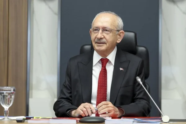 91 milletvekilinin istifa ettiği dakikalarda Kılıçdaroğlu’nun paylaşımı