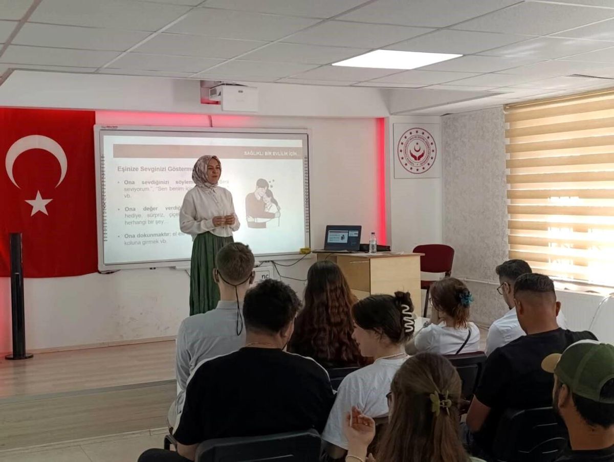 Aksaray’da Evlilik Kredisi Desteğinden Yararlanacak Çiftlere Evlilik Eğitimi