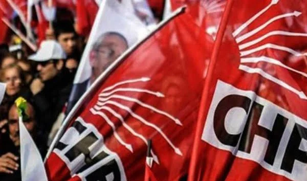 CHP İSTANBUL’DA TÜM İLÇE BAŞKANLARINI GÖREVDEN ALDI