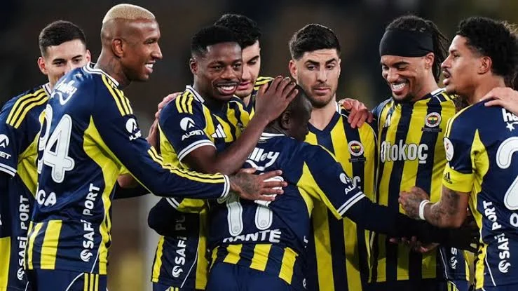Fenerbahçe’de 7 Yönetim Kurulu Üyesi İstifa Etti